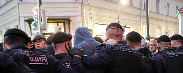 У посольства Белоруссии в Москве задержали около десяти активистов