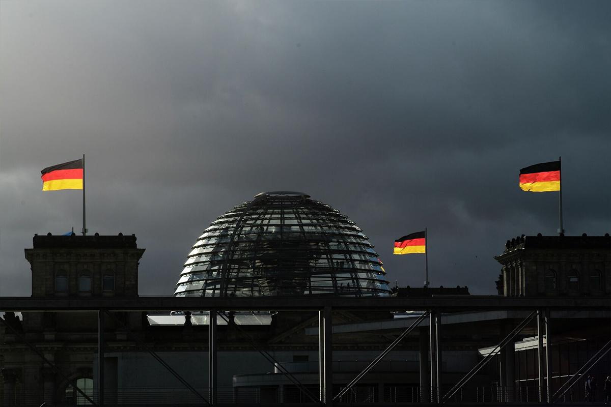 Немецкие депутаты устроили фотосессию с реликвиями Холокоста и нарвались на скандал