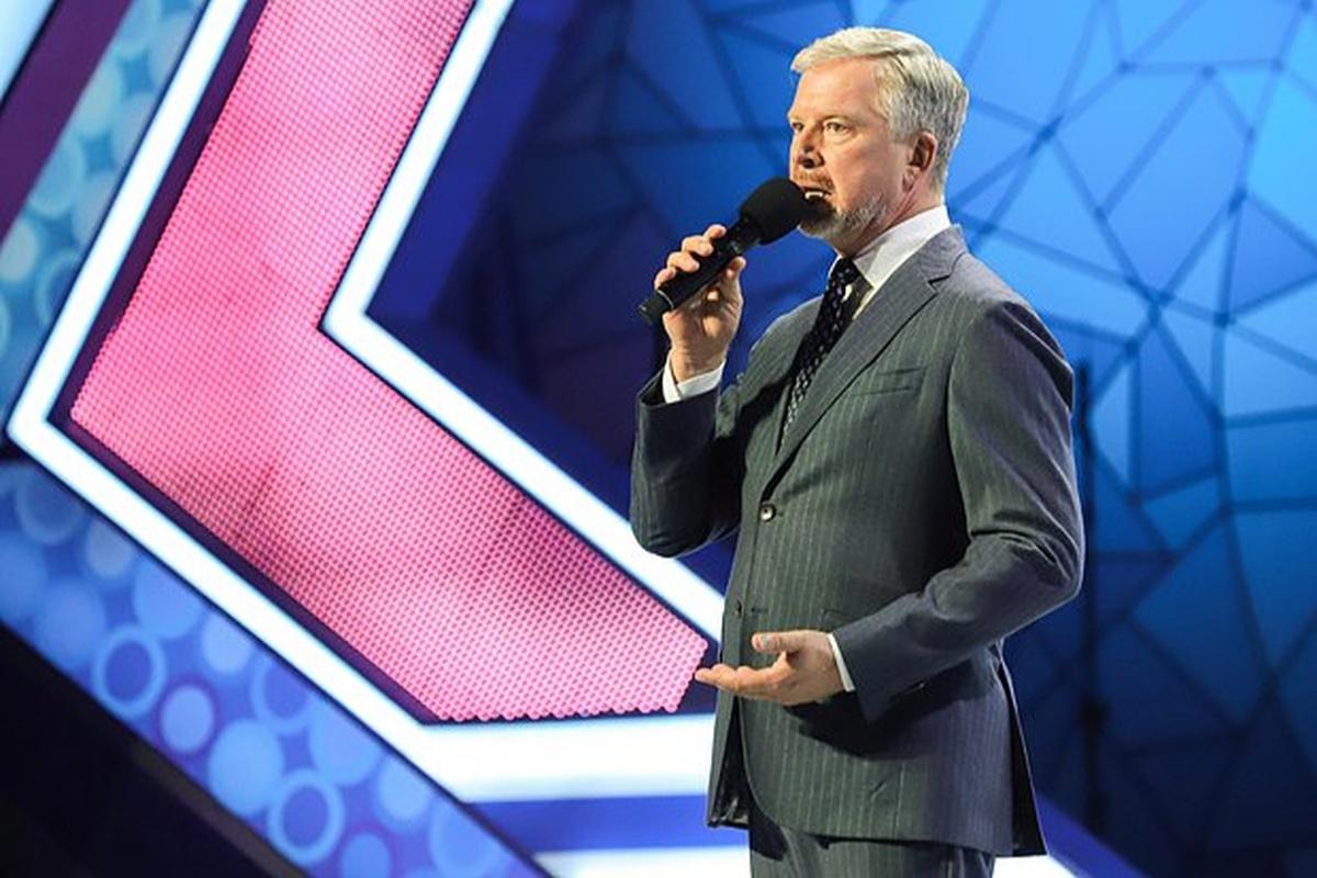 Телеведущий Пельш высказался в защиту команды КВН, пошутившей про Рогозина