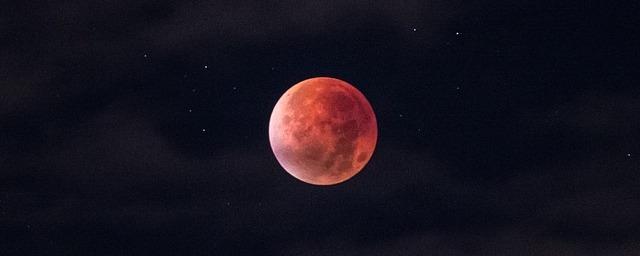 В ночь на 17 июля жители России увидят частное затмение Луны
