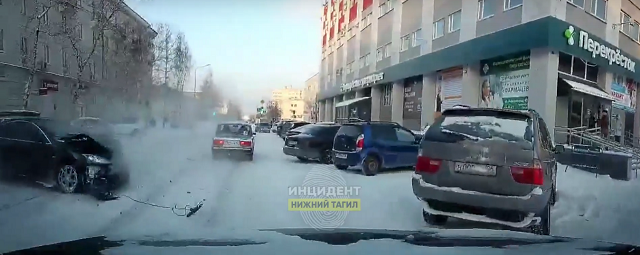 В Нижнем Тагиле пьяная учительница на MAZDA пять раз попала в ДТП за  два часа