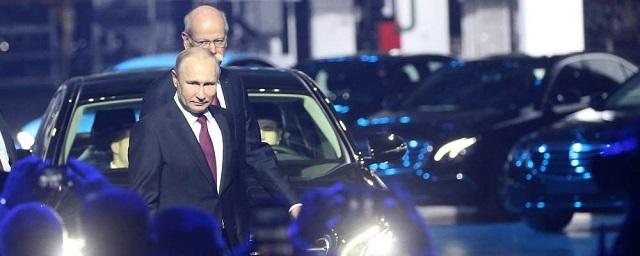 Владимир Путин прибыл на открытие завода Mercedes на новом Aurus