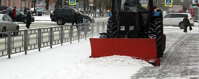 Расчистка новосибирских дорог от снега ведется круглосуточно