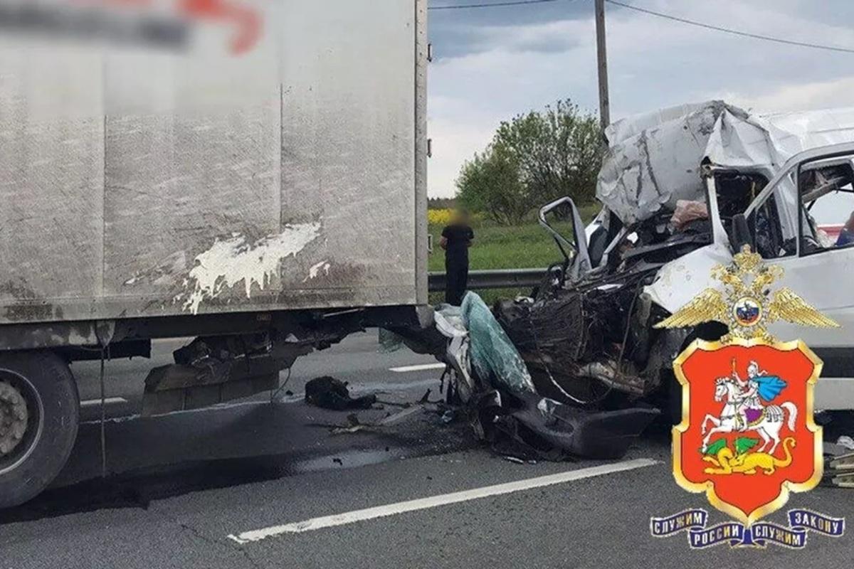 Число погибших в ДТП с микроавтобусом в Подмосковье выросло до четырех