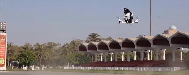 В Дубае полиция испытала российский летающий мотоцикл