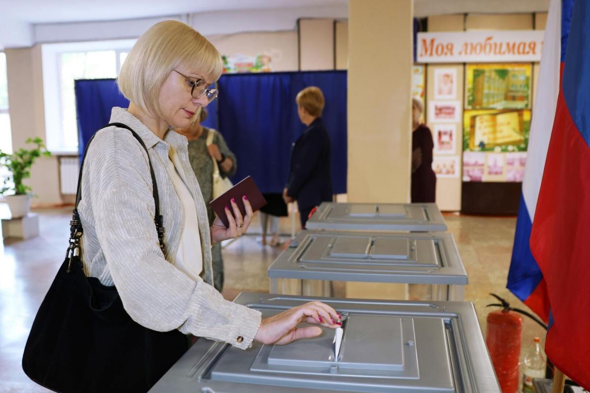 Три кандидата в губернаторы Кузбасса подали документы в избирком