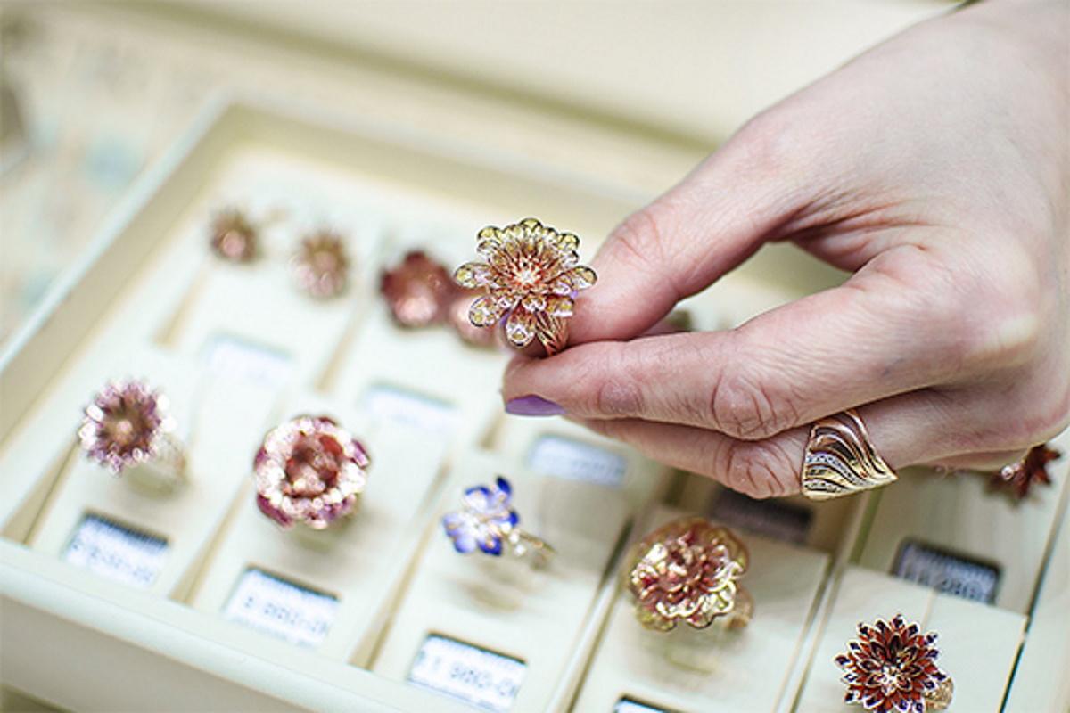 Свыше миллиарда рублей потратили жители Костромы на покупку ювелирных изделий за год