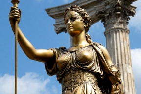 Магаданец украл у тёщи драгоценности на 2 млн рублей и получил условное наказание