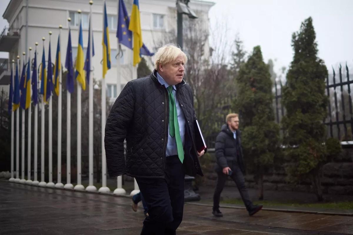 Борис Джонсон заявил, что войска коалиции желающих не будут рисковать своей жизнью на Украине