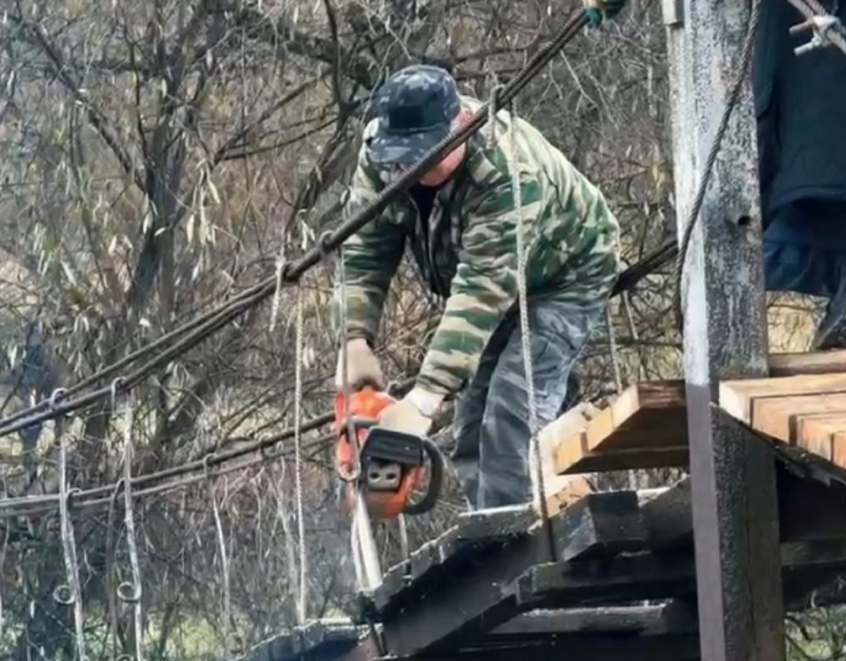 Пешеходный мост через Истру вновь соединяет две деревни