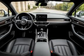 От Rolls-Royce до Seres: кто придумал туалет в машине первым