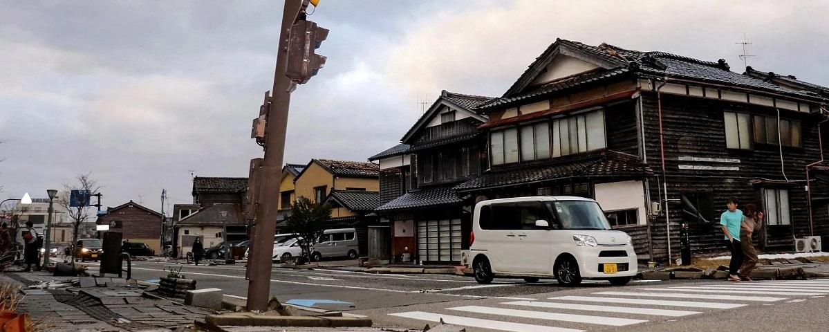В Японии снято предупреждение о цунами от землетрясений для западного побережья, страна подсчитывает убытки от разгула природных стихий
