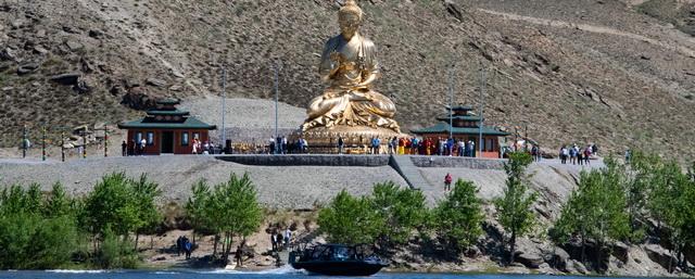 Место силы в центре Азии: в столице Тувы прошло торжественное открытие буддийской статуи Будды