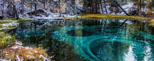 Гейзерное озеро на Алтае пытаются защитить от вандалов