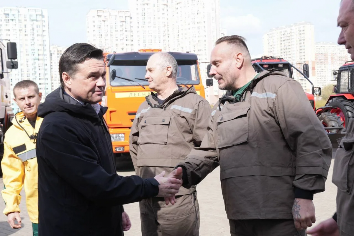 Андрей Воробьев: Подмосковью передали 35 единиц лесопожарной техники для усиления охраны лесов