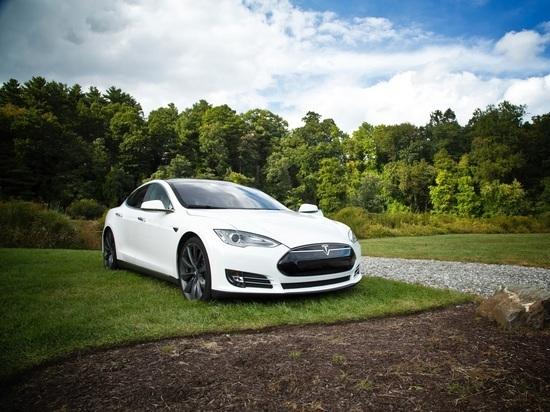 Tesla recalls 321,000 cars due to defective headlights