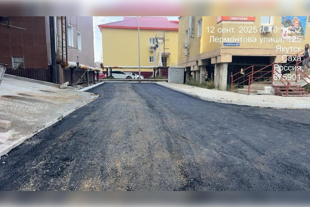 Глава Якутска Евгений Григорьев поручил усилить контроль за качеством благоустройства дворов МКД