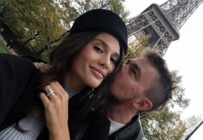 Актер Александр Петров устроил романтическое свидание жене на фоне Эйфелевой башни