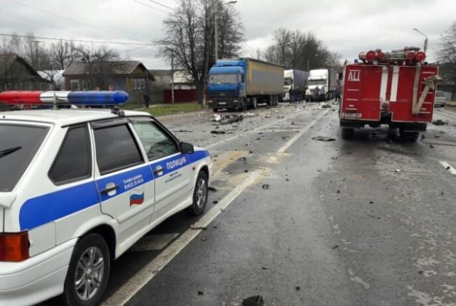 Во Владимирской области в аварии погибли два человека