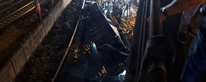 В Венеции после падения автобуса с эстакады погиб 21 человек - видео