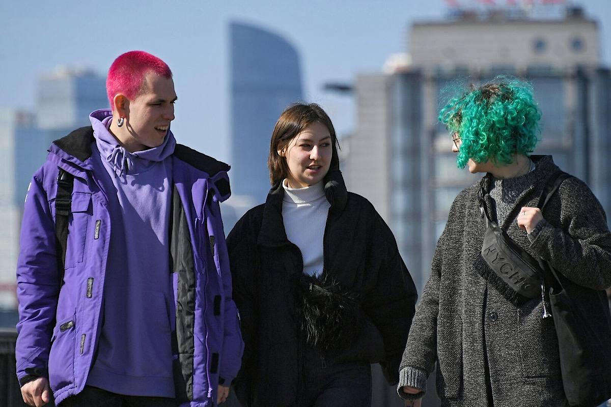 Психолог Зубащенко дала советы, как справиться с подростковым кризисом