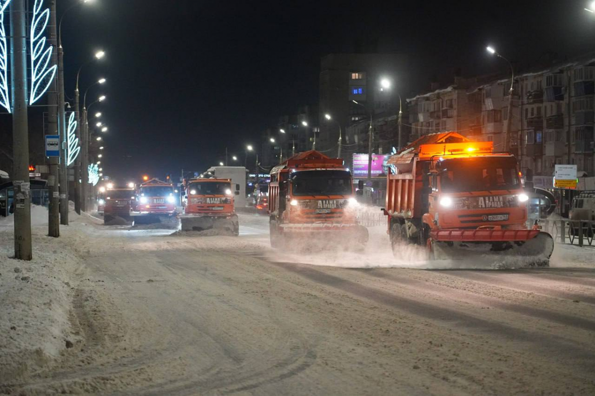 Мэр Самары Иван Носков поручил перевести все городские службы на усиленный режим работы в связи с ожиданием залповых снегопадов