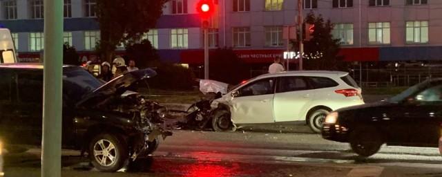 В Саратове в ДТП пострадала 21-летняя девушка-водитель