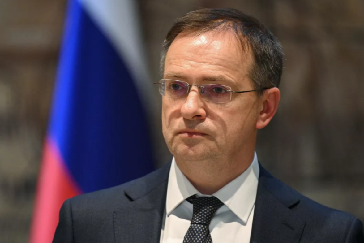 «Похоронить по-христиански»: Мединский призвал Киев забрать тела погибших военных