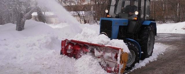 В Волгограде снег с улиц убирают 72 единицы техники