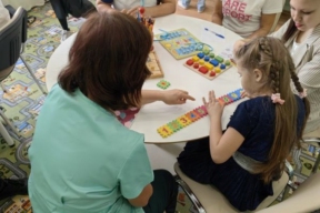 Более 416 млн рублей направил СФ на оплату выходных для родителей детей-инвалидов на Среднем Урале