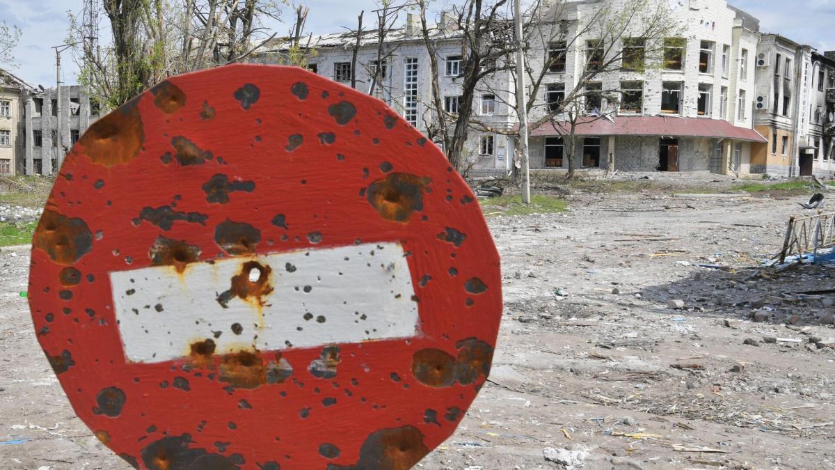 Украинские войска при отступлении заминировали завод «Заря» в Рубежном