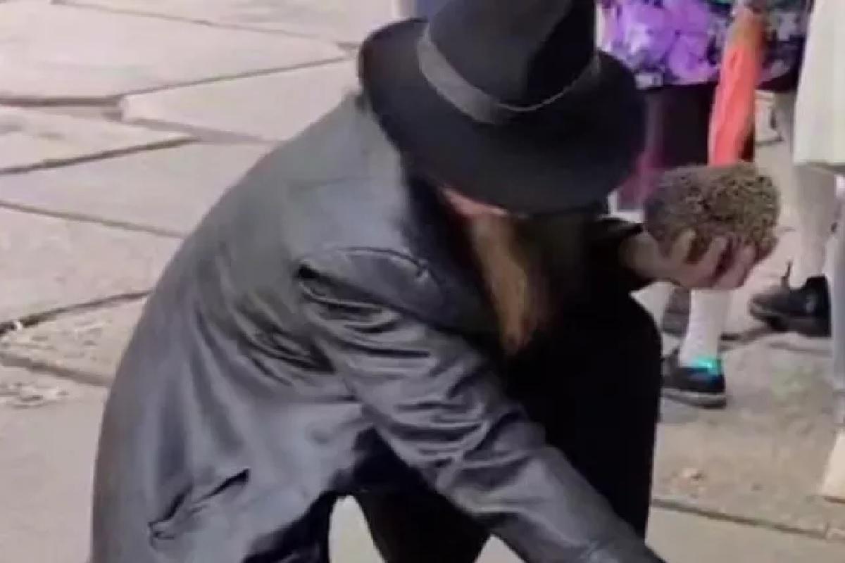 В Новосибирске ученого задержали после инцидента на школьной линейке