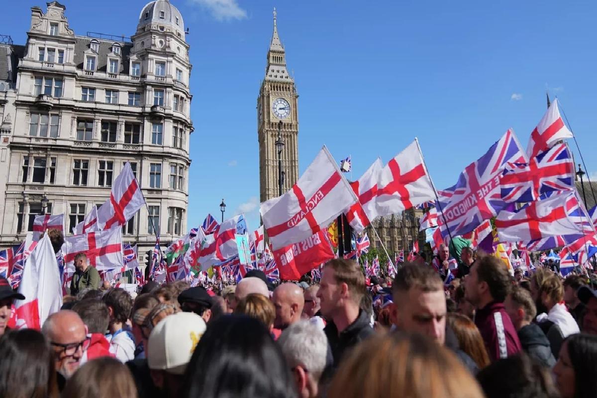 Увлеченному противостоянием с Россией Лондону предъявили реальную проблему