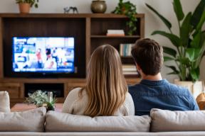 Психолог Василькова объяснила, почему мы «залипаем» в сериалы