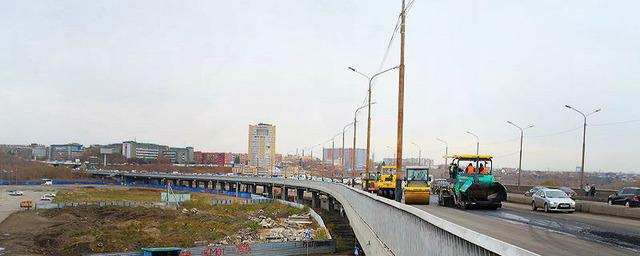 В Омске испытывают на прочность Фрунзенский мост