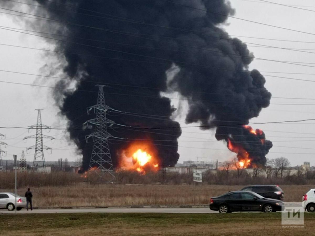 Губернатор Гладков: Причиной пожара на нефтебазе в Белгороде стали авиаудары