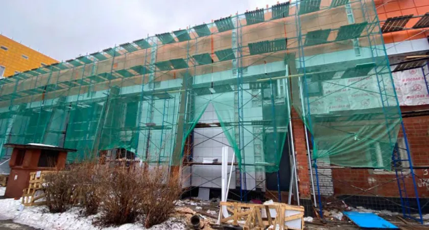 В ремонтируемом корпусе детской нижегородской больницы прорвало трубу