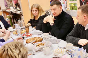 Денис Семенов провел встречу с активом организации «Лучики Надежды»