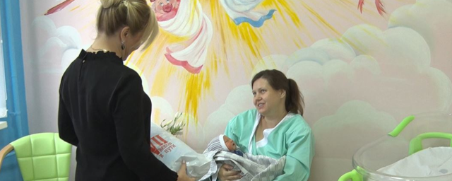 Глава г.о. Клин Алена Сокольская поздравила семью Гребенюк с рождением восьмого ребенка