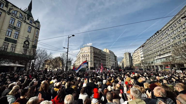 Протесты в Белграде обретают более масштабный формат