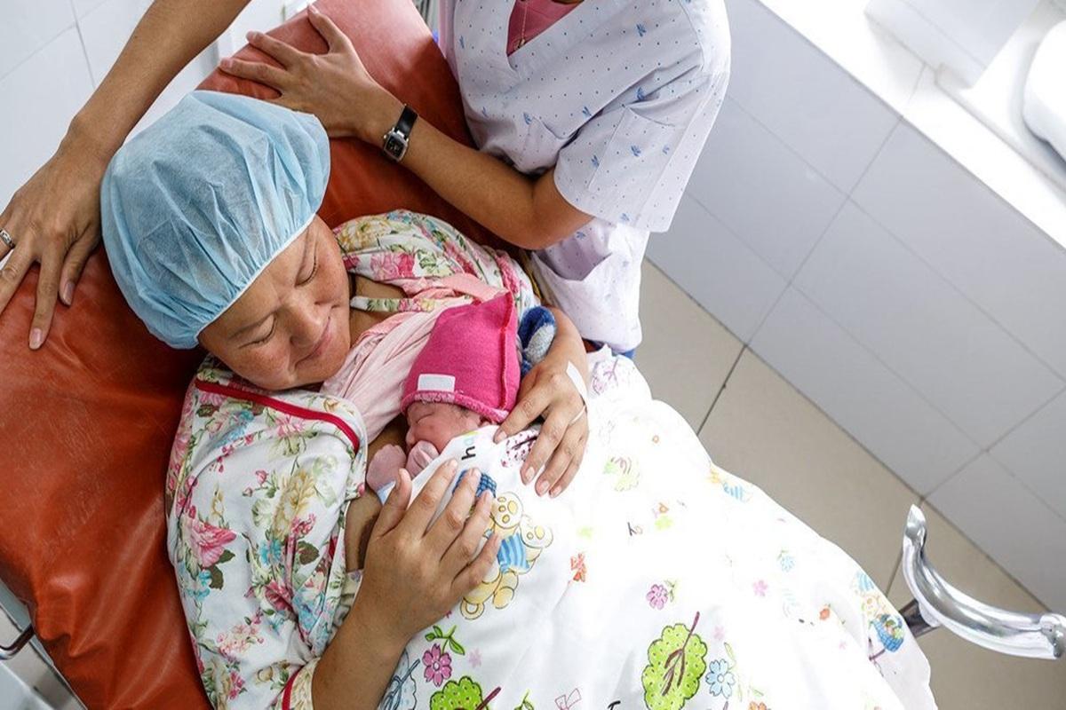 В России предложили ограничить выдачу детских смесей в пользу грудного вскармливания