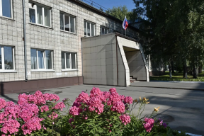 Мэр Барнаула Вячеслав Франк: В школе №10 обновят спортивное ядро, на эти цели выделим 17 млн рублей