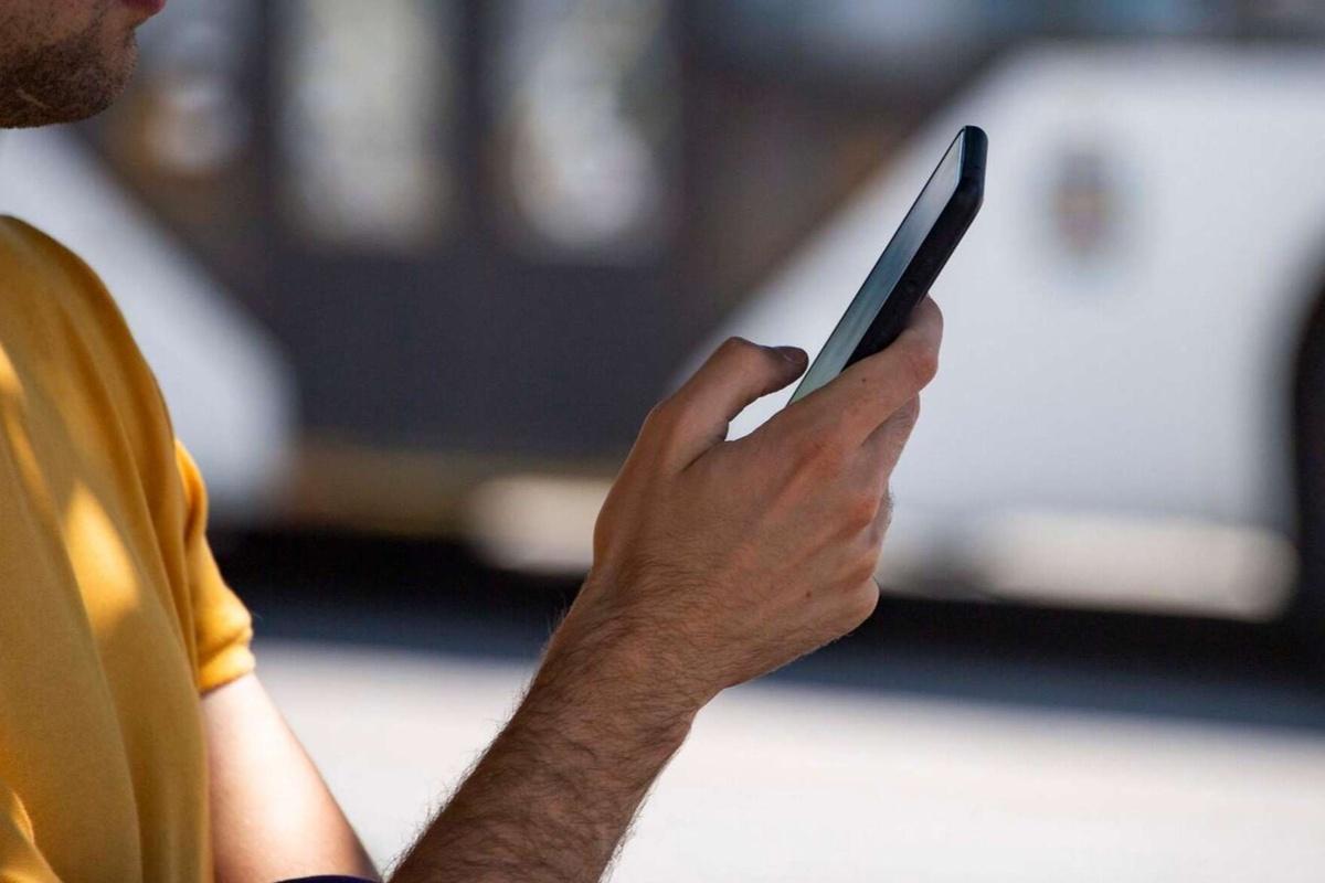 В Петербурге клиенты крупнейших операторов пожаловались на отсутствие связи утром 17 июля