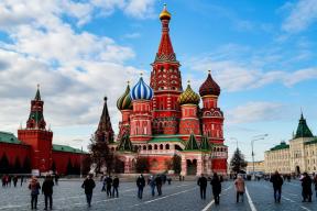 «Вершина цивилизации»: отец Илона Маска рассказал о Москве, которая поразила его