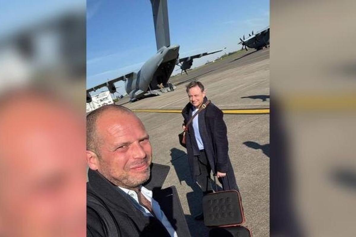 Глава МО Бельгии шуткой про Украину поздравил премьера Де Вевера с днём рождения