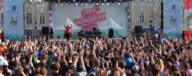 Владимир Путин перенес День молодежи в России на последнюю субботу июня