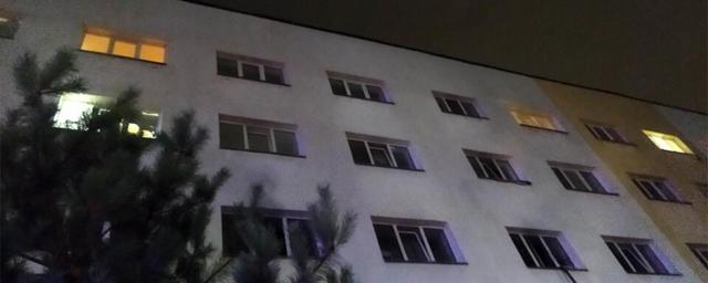 В Саратове загорелось пятиэтажное общежитие медицинского вуза