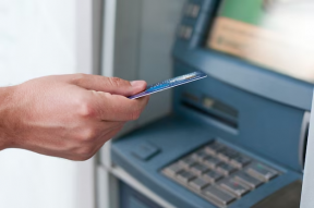 ЦБ хочет ввести ограничение на внесение наличных в банкомат