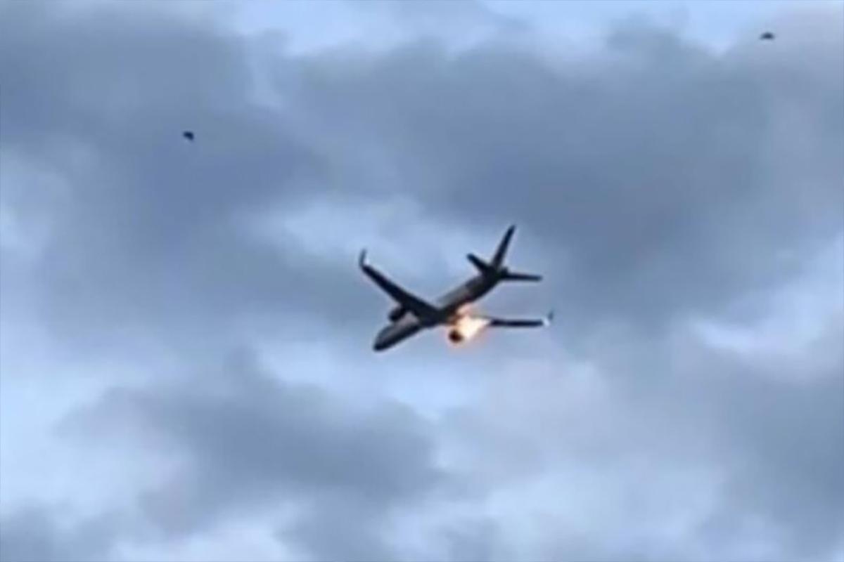 Лайнер Condor по пути с Корфу в Дюссельдорф загорелся в воздухе