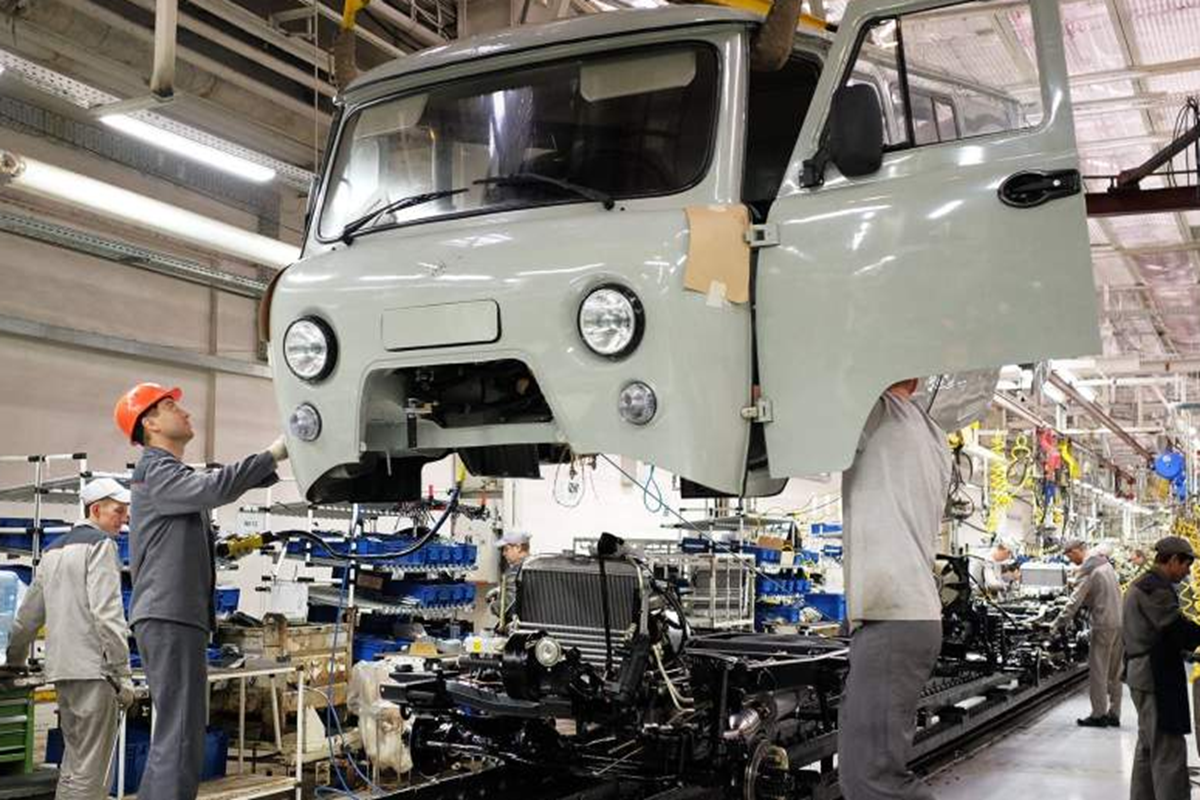 Завод УАЗ запустил производство после корпоративного отпуска